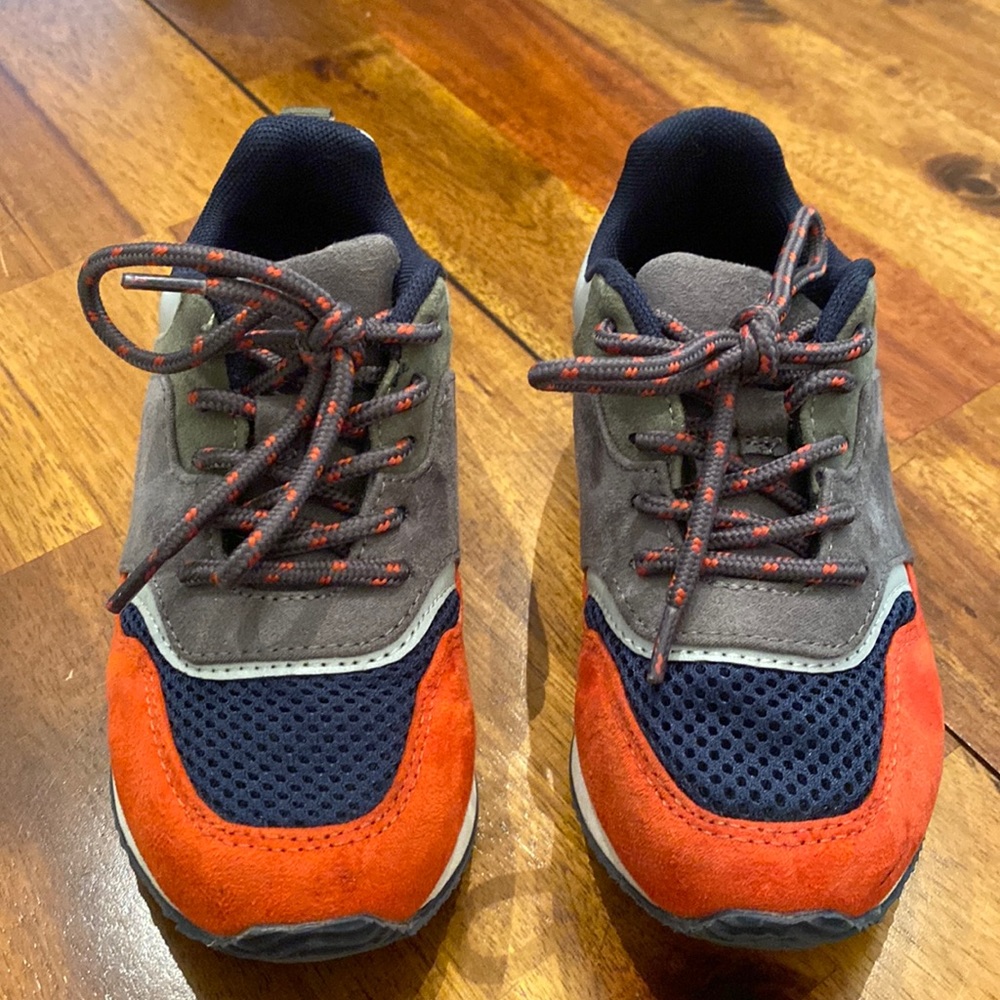 Adorable Gap sneakers